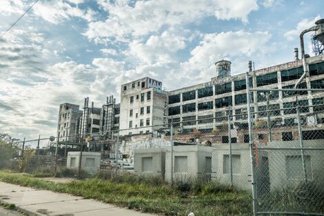 Abandoned-building-detroit-factory