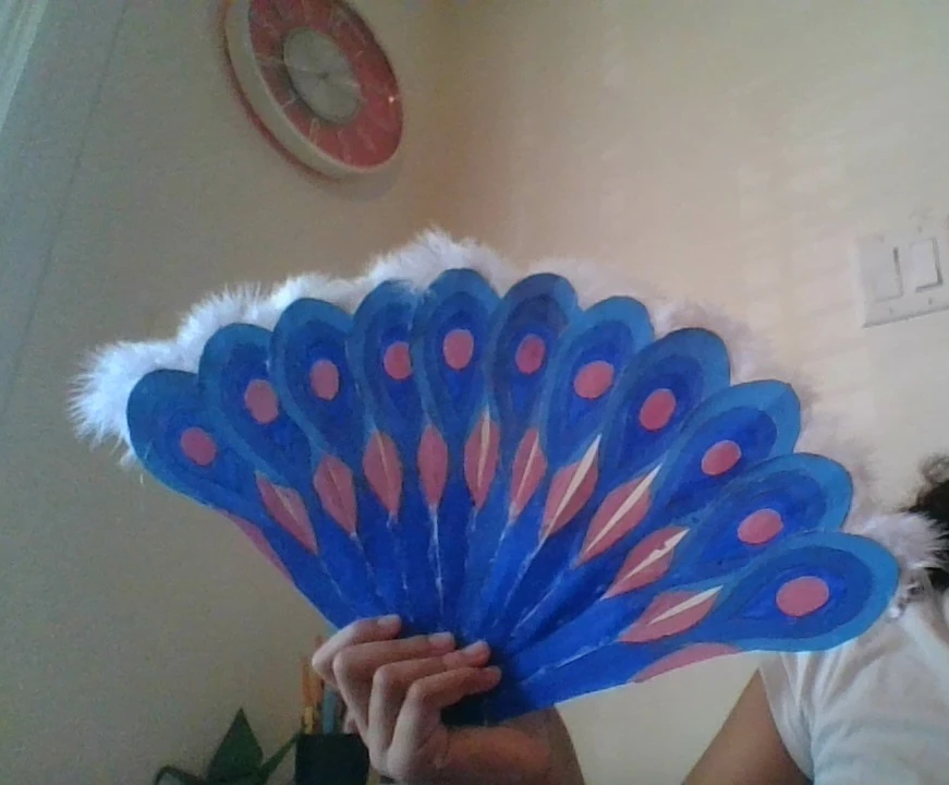 Mayura's fan (with feathers) Fandom