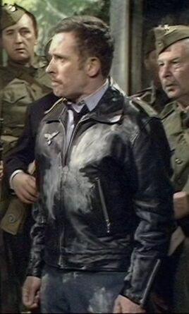 Pilot.Man hunt