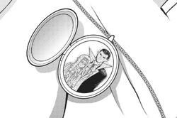 WladislausLocket1