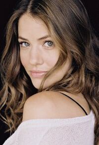 Photos julie gonzalo Who is