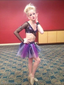 224 Chloe solo costume.jpg (49 KB)