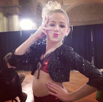 303 Chloe group costume.png (407 KB)