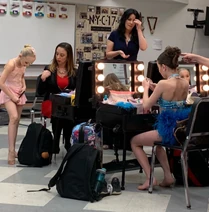 810 Dressing room.jpg (116 KB)