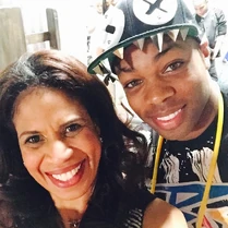 Holly with Todrick 2015-02-04.jpg (116 KB)
