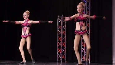 S03-e12 67-54.jpg (103 KB) Broadway Blondes