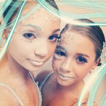 Maddie Ziegler and Mackenzie Ziegler - Frozen - via HMA ddkaz