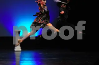 Glam Group Dance.webp (28 KB)