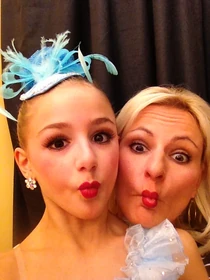 210 Chloe and Christi.jpg (116 KB)