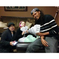 Mackenzie with the Benjamins 2015-01-30 via dcvisions with monseeworld - ddkaz and karenkkaz.jpg (79 KB)