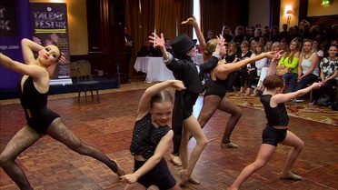 DMums 103 Cabaret 1.jpg (1.19 MB)