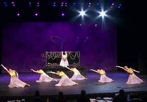 Passing Through Time - Murrieta Dance Project - MvK 02.jpg (101 KB)