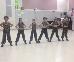 311 Group costumes.jpg (69 KB)