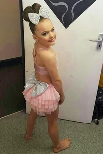 207 Chloe costume.jpg (71 KB)