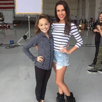 Maddie with Charlotte 2015-02-01.jpg (94 KB)