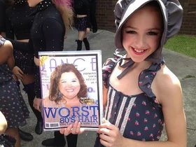 222 Chloe with magazine.jpg (42 KB)