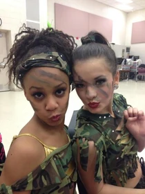 311 Nia and Brooke.jpg (43 KB)