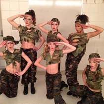 311 Group dance.jpg (98 KB)