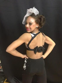 414 Nia solo costume.jpg (29 KB)