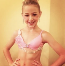 303 Chloe solo costume.jpg (224 KB)