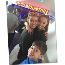 Kalani Jax Mackenzie Disneyland 2015-04-05.jpg (76 KB)