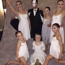 205 Group2.jpg (117 KB)