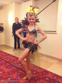 218 Chloe solo costume.jpg (387 KB)