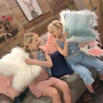 05-05-19 Lilliana and Sarah.jpg (147 KB)