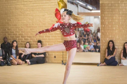 Lifetime ALDC LA Opening JoJo Fancy 1.jpg (111 KB)
