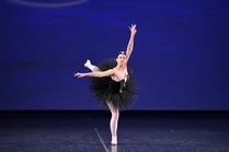 Youth America Grand Prix - Nina Linhart - Black Swan Variation from Swan Lake (2).jpg (178 KB)