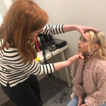 05-05-19 Lilliana in makeup.jpg (120 KB)