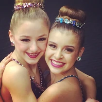 414 Chloe and Kalani.jpg (86 KB)