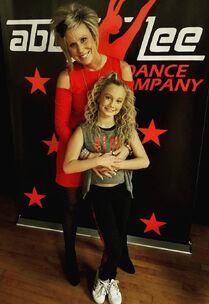 712 Jaime and Maesi.jpg (184 KB)