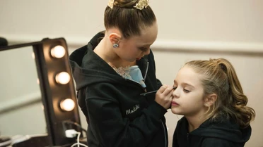 Dm-s3-36.jpeg (40 KB)