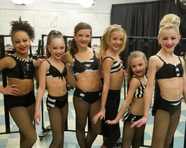 213 Group costumes.jpg (91 KB)