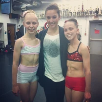 312 Gianna with Sophia and Christina.jpg (83 KB)