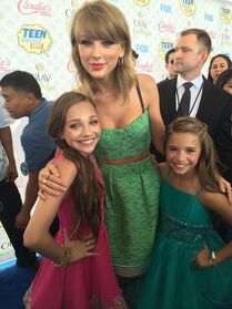 Maddie Ziegler - Taylor Swift - Mackenzie Ziegler - Teen Choice Awards