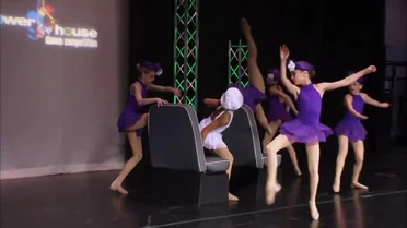 S03-e12 74-08.jpg (113 KB) Rosa Parks