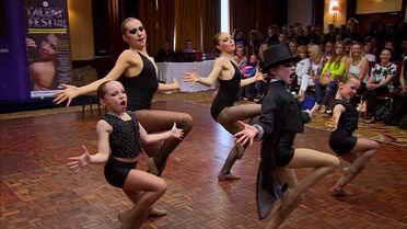 DMums 103 Cabaret 2.jpg (1.17 MB)