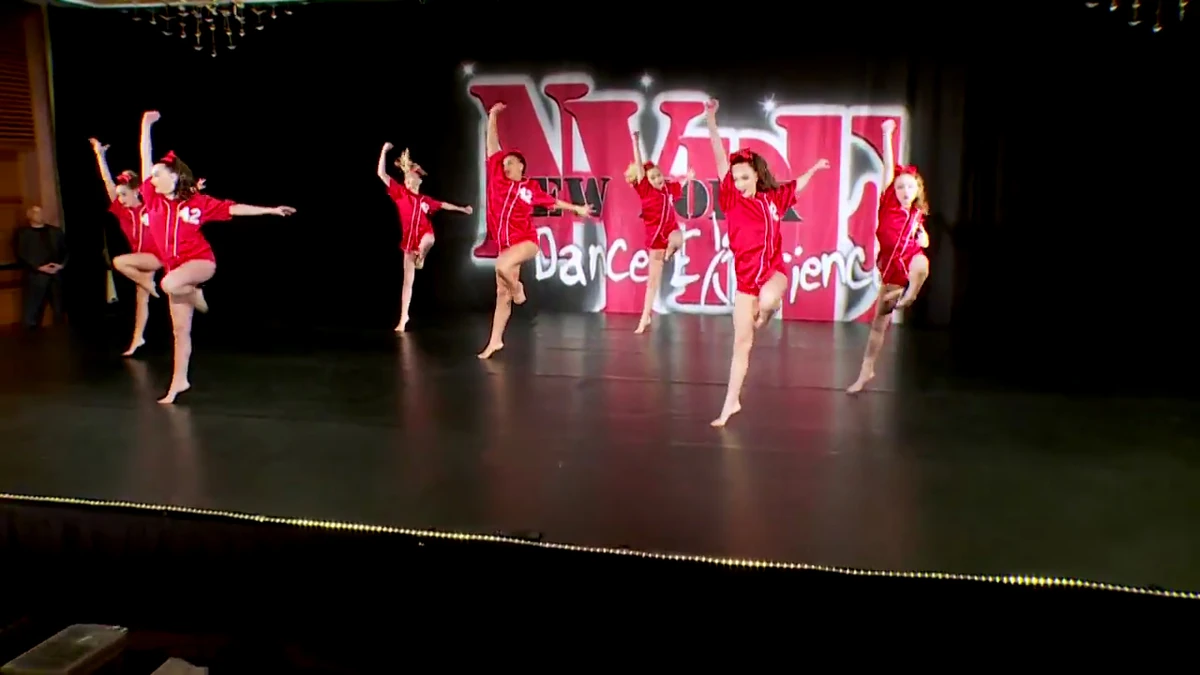 JoJo Steals the Show Show Dance Moms Wiki Fandom