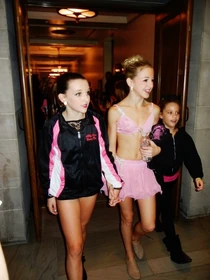 303 Kendall, Chloe and Mackenzie.jpg (100 KB)