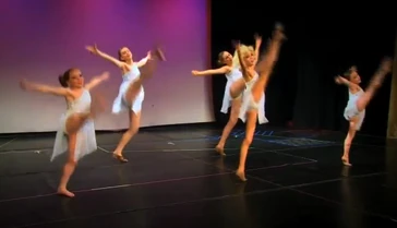 Dance Mums group 8.png (497 KB)