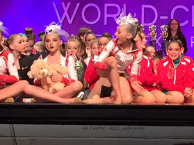 Maddie reaction to group taking 1st - Kendall with bear Abby gave her - Twitter ALDC updates4u b