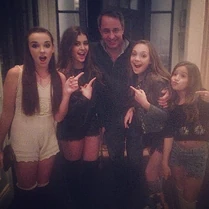Kalani and girls 2015-02-07.jpg (129 KB)