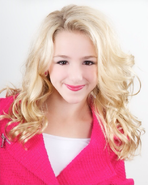 Chloe S3 Headshot