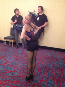 211 Chloe trio costume.jpg (61 KB)