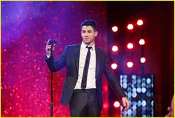Dwts jonas