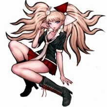 Mukuro disfrazada de Junko