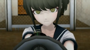 Komaru preparing herself to fight Masaru Daimon.