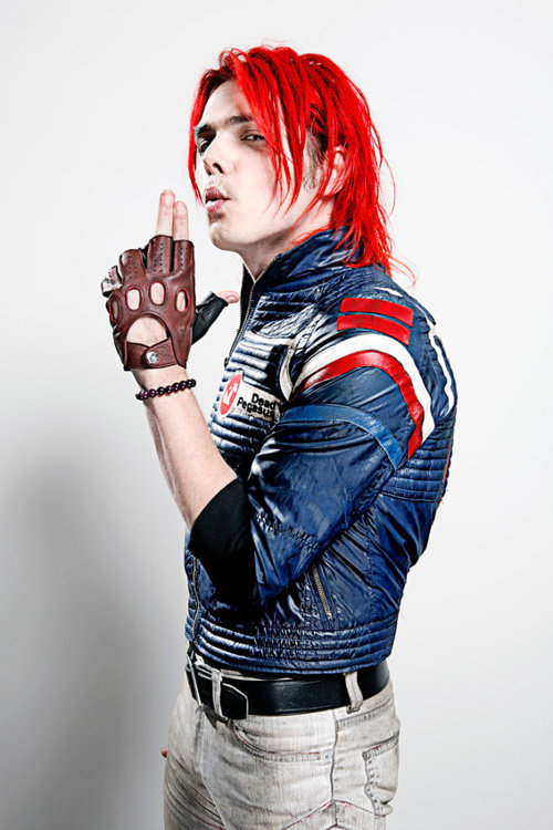 gerard way red hair na na na